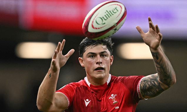 Louis Rees-Zammit returns to Wales starting line-up for decisive Japan test as Steve Tandy's men look to flying wing in absence of injured Jac Morgan
