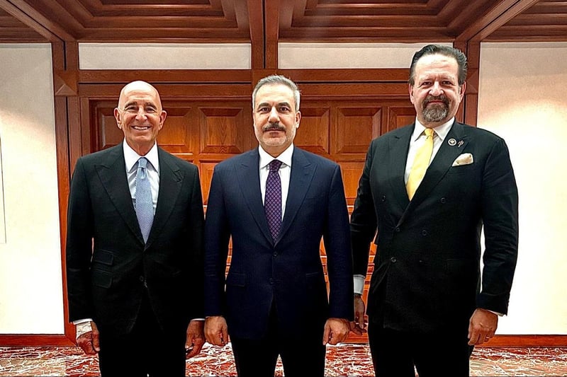 Hakan Fidan, ABD ziyareti sonrası Tom Barrack ile bir araya geldi