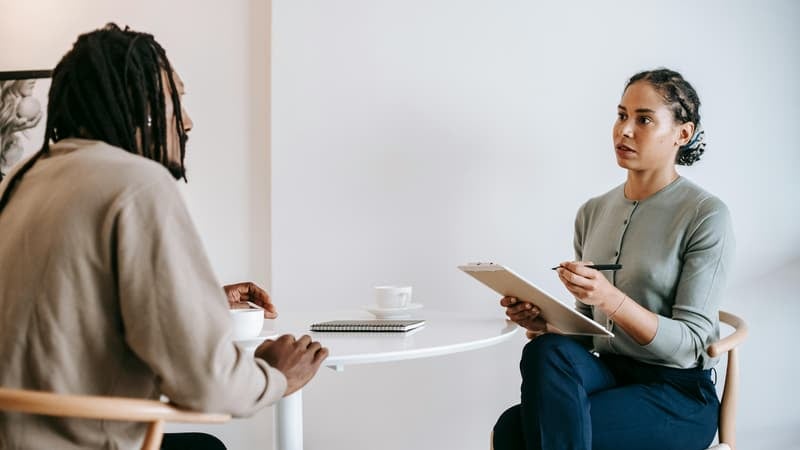 Un bilan figé sans influence sur l'évolution de carrière et le salaire: 41% des salariés en ont assez de cet entretien annuel "inutile"