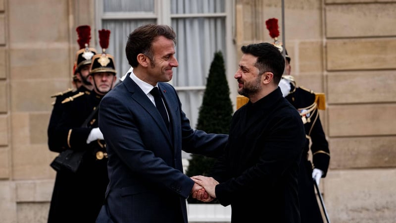 Guerre en Ukraine : Emmanuel Macron va recevoir Volodymyr Zelensky lundi à Paris
