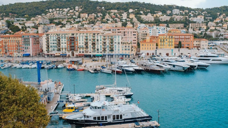 Où acheter un joli pied-à-terre sous le soleil ? Le match immobilier entre Nice et Montpellier