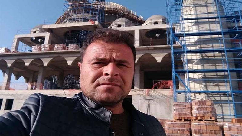 Cami inşaatında iskeleden düşen işçi öldü