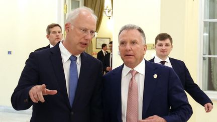 Plan de paix pour l'Ukraine : avec l'implication des hommes d'affaires Steve Witkoff et Kirill Dmitriev, les Etats-Unis et la Russie bouleversent-ils la diplomatie traditionnelle ?