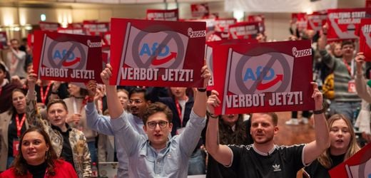 Juso-Bundeskongress in Mannheim: SPD-Nachwuchs protestiert lautstark gegen AfD-Jugendorganisation