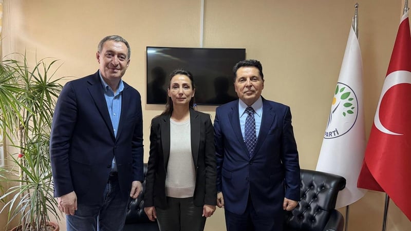 Ahmet Özer'den DEM Parti'ye ziyaret: Kürt meselesi dahil üzerime düşeni yapacağım