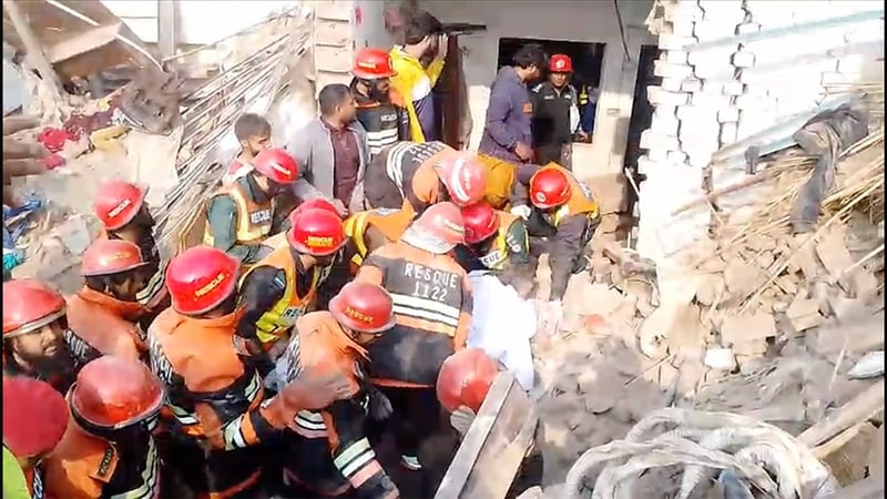 Pakistan'da tutkal fabrikasında patlama: 15 kişi hayatını kaybetti