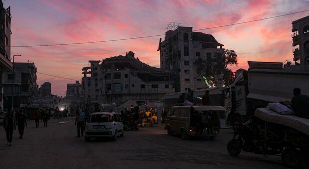 Gaza, la Russia propone una bozza del piano all'Onu: «Fondamentale l'integrità territoriale della Striscia». Sfida a Trump