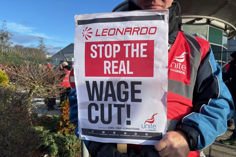 Thousands of Leonardo staff walk out in dispute over pay