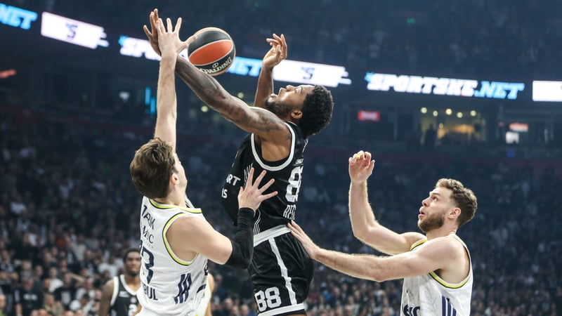 Partizan'ın astığı pankartla ilgili Fenerbahçe'den açıklama: En iyi cevabı oyuncular sahada verdi