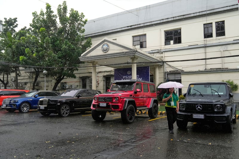 Philippine police will arrest 18 suspects in a major corruption scandal, president says