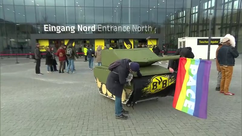 BVB-Protest - Panzer bei der Watzke-Wahl