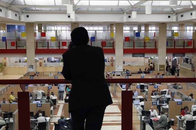 Hacienda interpreta que retirar dinero de la cuenta bancaria de un fallecido supone aceptar la herencia