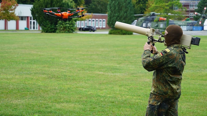 Militärischer Abschirmdienst alarmiert - Drohnen-Rekord über Bundeswehr-Stützpunkten!