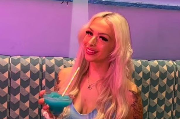 Prison officer who had affairs with two inmates sent love notes and racy photos