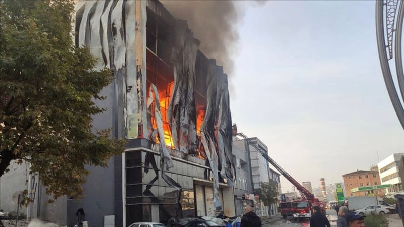 Üçü çocuk 6 işçiye mezar olmuştu: Dilovası'ndaki parfüm fabrikasında çıkan yangında ağır yaralana işçi de hayatını kaybetti!