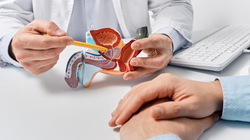 "Frage für einen Freund": Urologe erklärt: Wann Sie spätestens zur Vorsorge gehen sollten – und warum das so wichtig ist