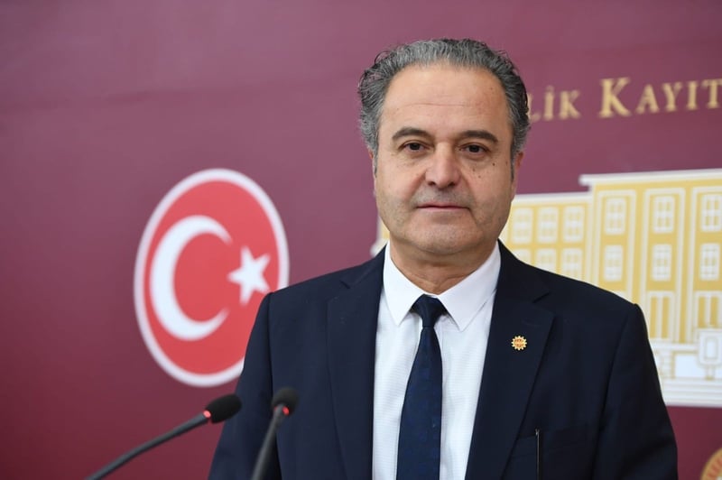 EMEP’li İskender Bayhan’dan KYK yurtlarındaki baskı ve cezaları Meclis gündemine getirdi:  “Gençliğin demokratik hakkı disiplin suçu olamaz”