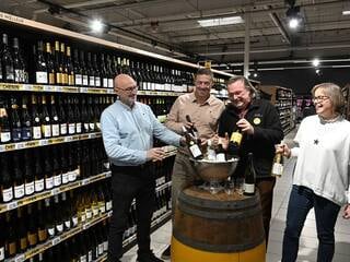« Une première mondiale » : le collectif des vignerons de chenin fait ami-ami avec la grande distribution