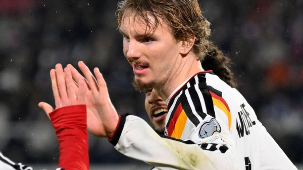 Woltemades Werbung in eigener Sache: Der Tor- und Trikotzulieferer der DFB-Elf