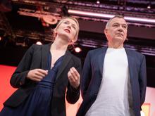 Mit „Tipps“ und „Tricks“ : Linken-Chefs wollen Partei zur Anlaufstelle für Kriegsdienstverweiger machen