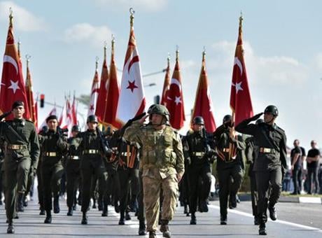 KKTC'nin kuruluşunun 42'nci yılı törenlerle kutlanıyor: 'Milli davamıza sahip çıkıyoruz'