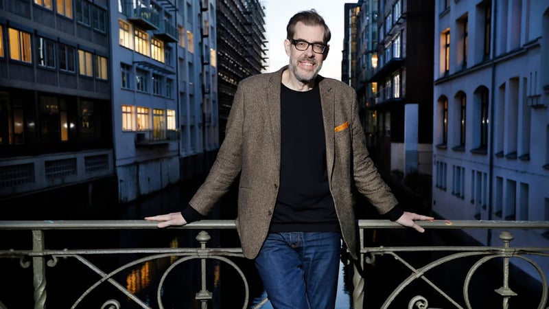 Bestseller-Autor Richard Osman - Er ist der Boss vom „Donnerstagsmordclub“