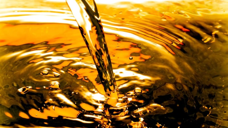 ¿Tiene la misma calidad la gasolina low cost que la de las grandes cadenas? La OCU ha analizado 80 muestras y este es su veredicto