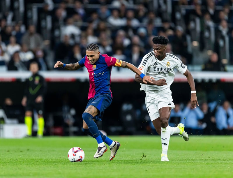 Telefónica y DAZN pagan 5.250 millones por seguir emitiendo la Primera División hasta 2032, aunque con distinto reparto