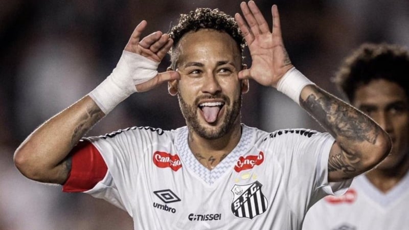 Neymar'dan büyük fedakarlık! Yıldız futbolcu sakatlığına rağmen sahaya çıktı: Santos'u küme düşme hattından kurtardı