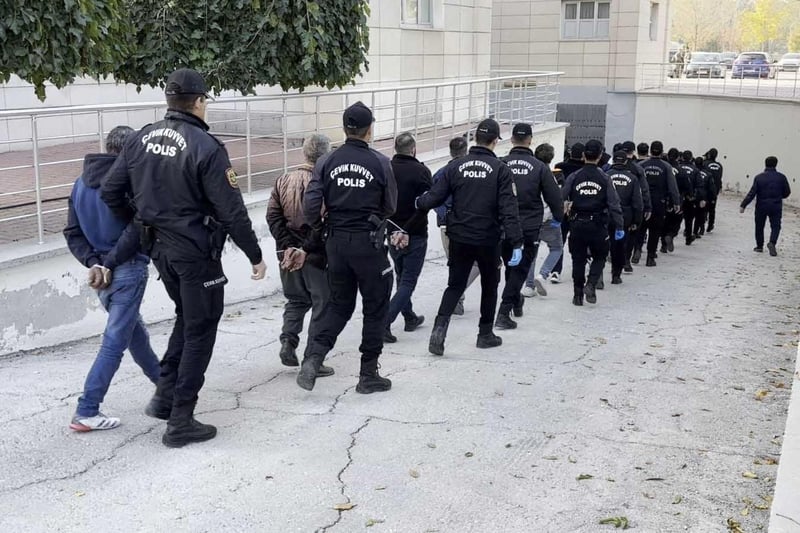 İstanbul’da suç örgütü operasyonunda 20 kişi tutuklandı: 100 milyar lira kamu zararına neden olmuş