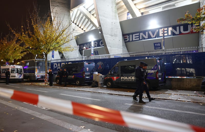 «Le foot et la vie sont plus forts que tout» : France-Ukraine, récit d’une soirée sous le signe de l’émotion