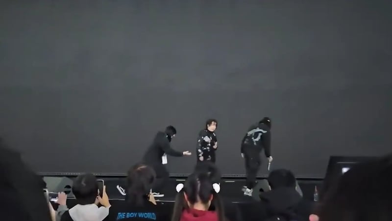 Una cantante japonesa, obligada a abandonar el escenario en plena actuación en China por la máxima tensión entre ambos países