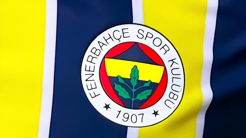 UEFA'dan çifte standart: Fenerbahçe'ye verilen ceza ırkçı pankarttan daha fazla