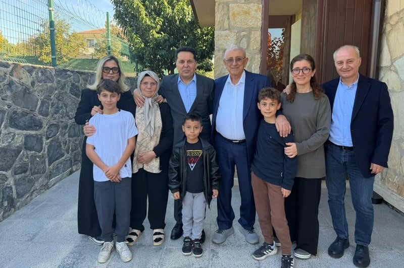 Ahmet Özer, Ekrem İmamoğlu'nun anne ve babasını ziyaret etti