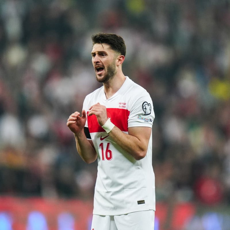 İspanya maçında cezalı!