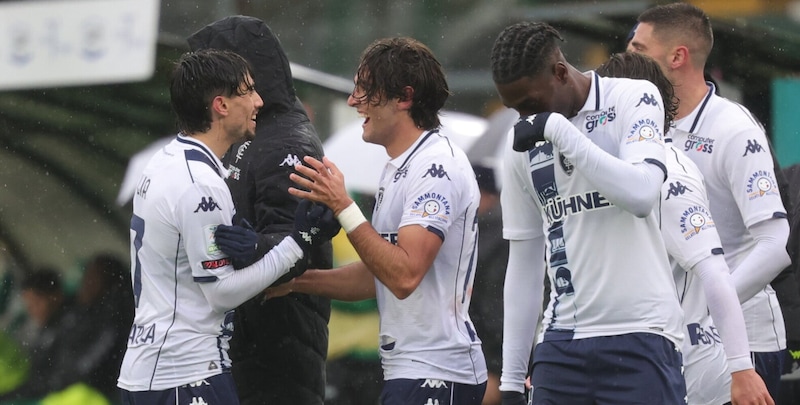 L'Entella frena il Palermo, tris Empoli ad Avellino. Pari in Carrarese-Reggiana