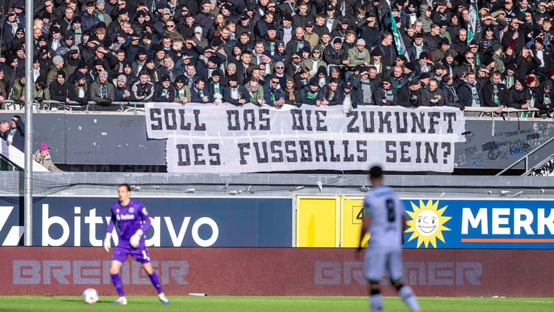 Fußball-Anhänger wehren sich: Fan-Proteste mit Schweigen und Plakaten gegen Politik