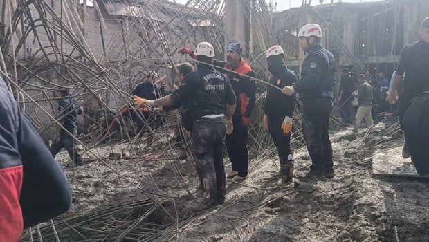 Şanlıurfa'da tek katlı inşaatta çökme! 2 işçi ağır yaralandı