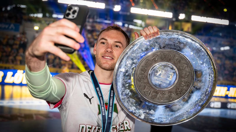 Schaden im Wert von mehreren Tausend Euro - Meisterschale der Füchse Berlin geklaut!