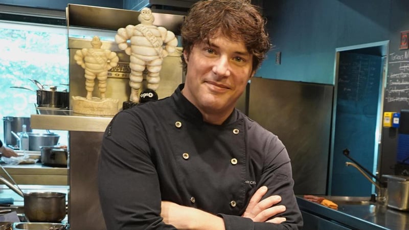 Jordi Cruz, chef, sobre las tablas de cortar: “Las bacterias se meten entre las fibras y no están nada a gusto”