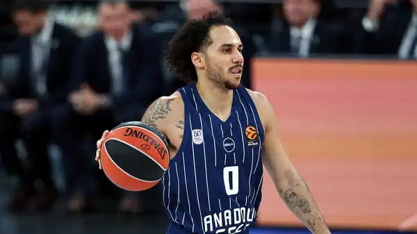 Shane Larkin'den Anadolu Efes'e kötü haber!