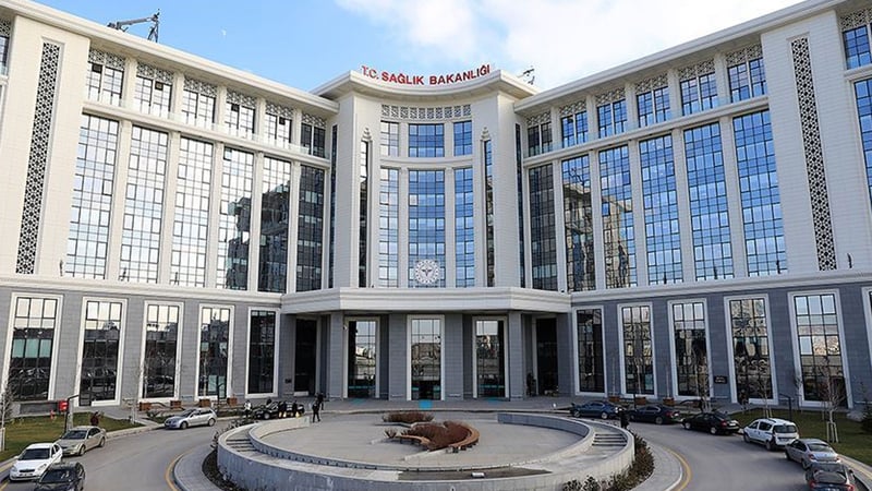 Sağlık Bakanlığı'ndan işçi alımı iddialarına yanıt