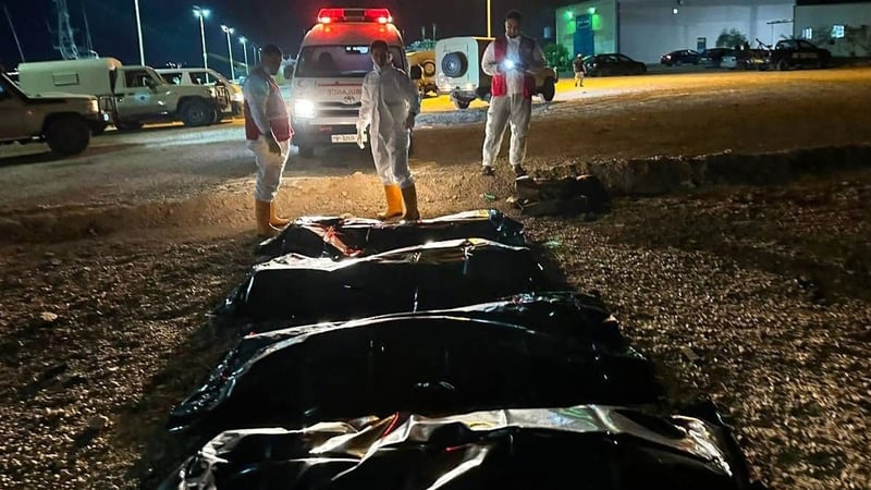 Hums açıklarında göçmen dramı: Tekneler battı, ölüler var