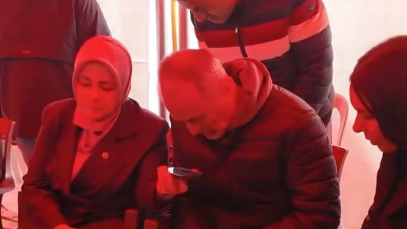 Cumhurbaşkanı Erdoğan, şehit Emre Altıok'un babası ile görüştü