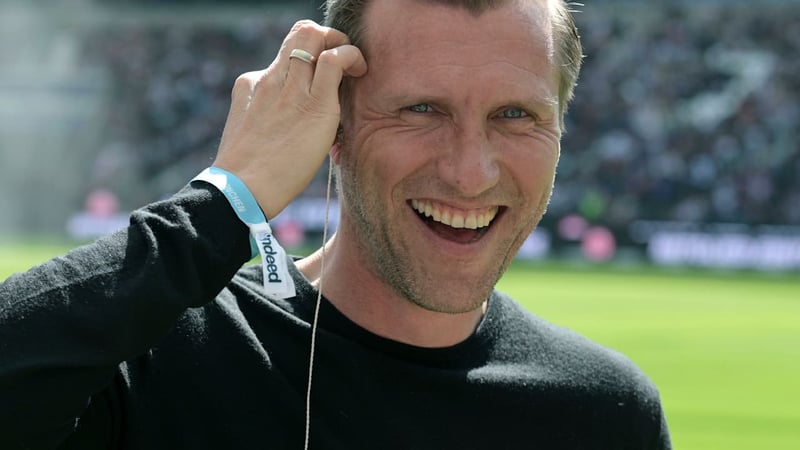 Kameras in der Kabine? - Eintracht-Boss Krösche hat eine klare Meinung!