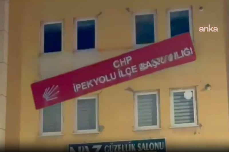 CHP’nin Van İpekyolu ilçe binasına saldırı