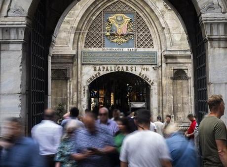 Milyonlarca liralık suç gelirini aklamışlardı... Kapalıçarşı operasyonunda 26 tutuklama!