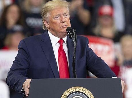 ABD Başkanı Trump'tan kritik açıklama! 'Venezuela ve çevresindeki hava sahası tamamen kapatılacak'