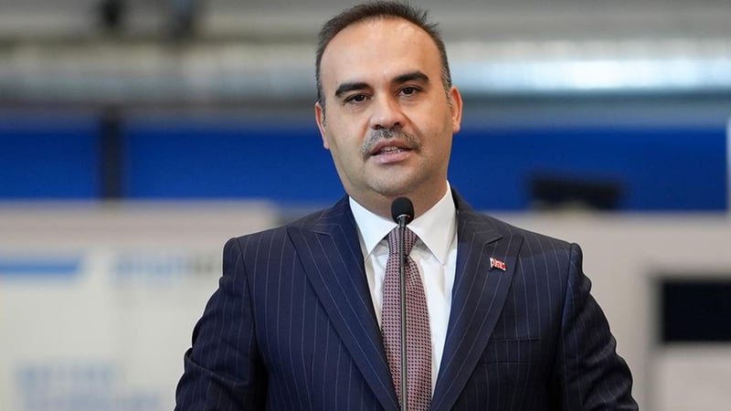 Bakan Kacır’dan gençlere tatil mesajı