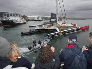 EN IMAGES. Revivez le vibrant départ pour le Trophée Jules Verne d’Alexia Barrier et de son équipage 100 % féminin